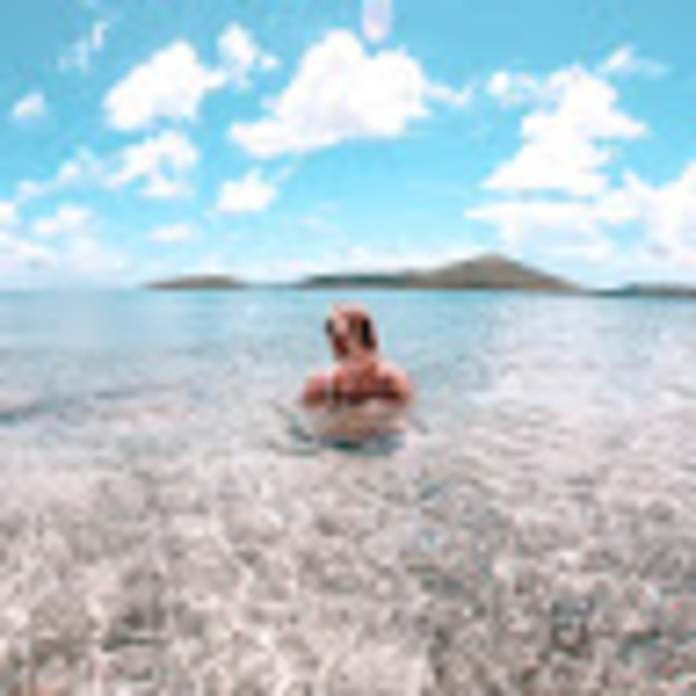 Meet your Posher, Hilary